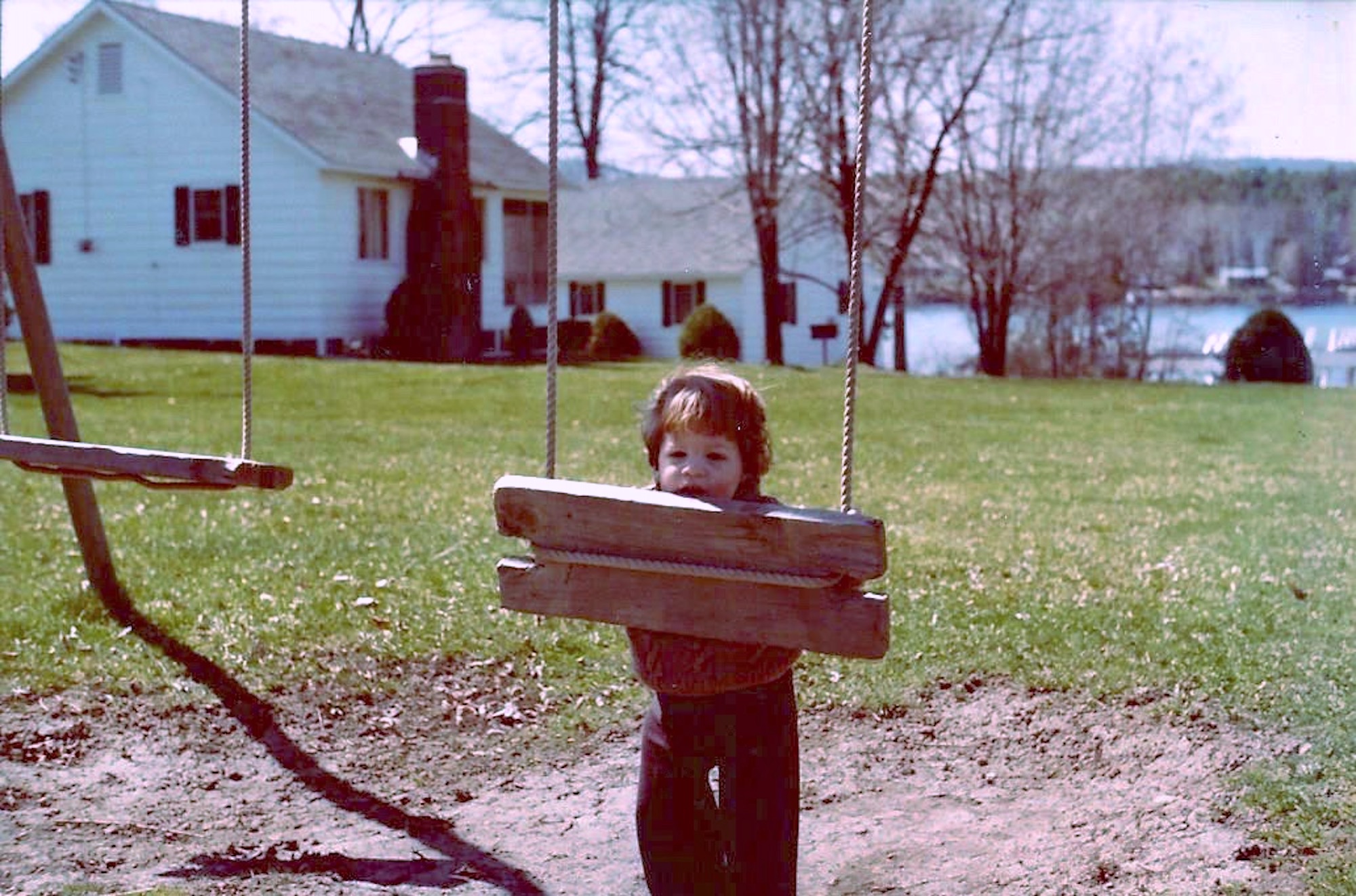 Takundewide swings, 1981