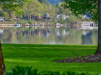 Takundewide Cottages 21 acres of lawns