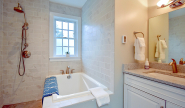 Takundewide Cottage #10 upstairs showerroom2