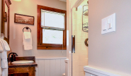 Takundewide Cottage #11 bathroomJul2019DSC_0638 2-2