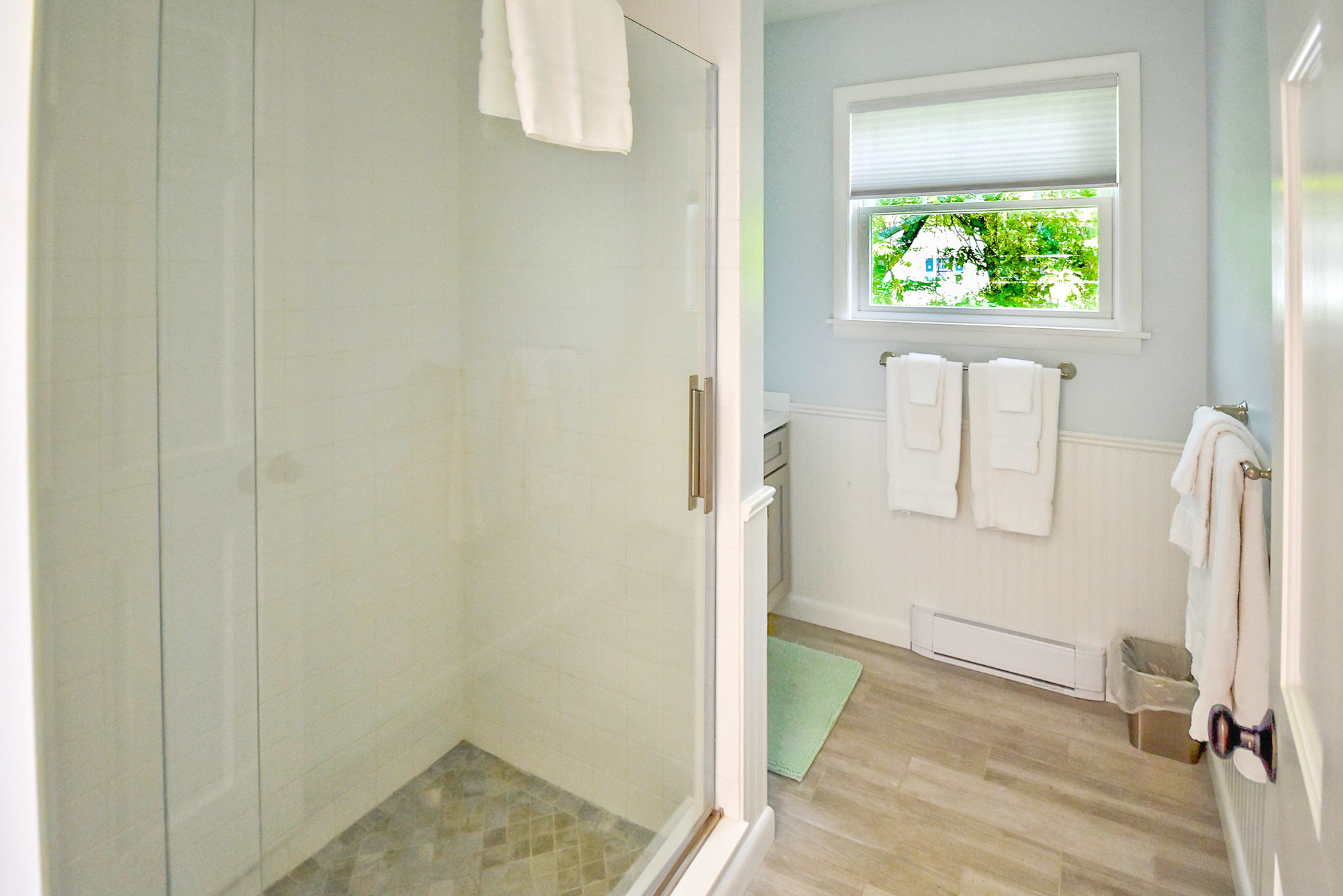 Takundewide Cottage #13 upstairs bathroom