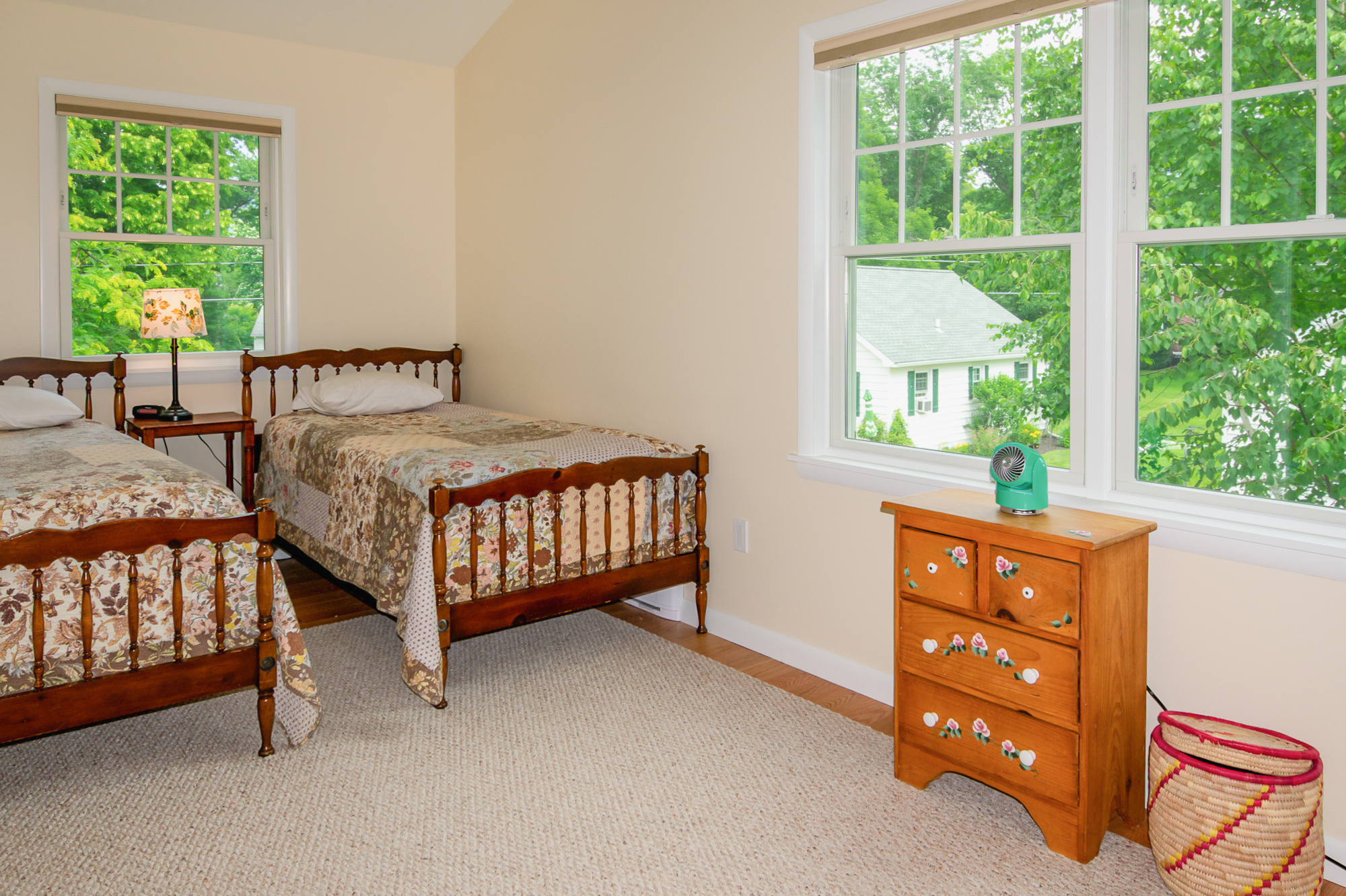Takundewide Cottage #13 upstairs twin bedroom #2