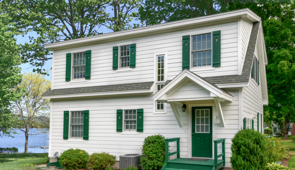 Lake George lake front vacation cabin rental #10 at Takundewide Cottages on Lake George