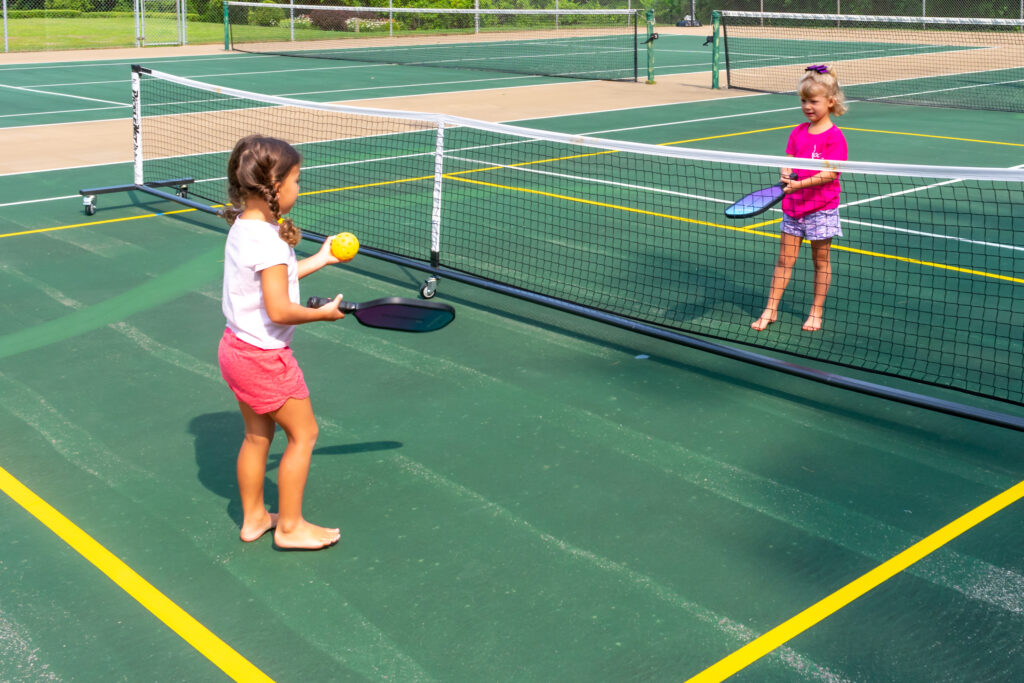 Takundewide Cottages on Lake George pickleball court