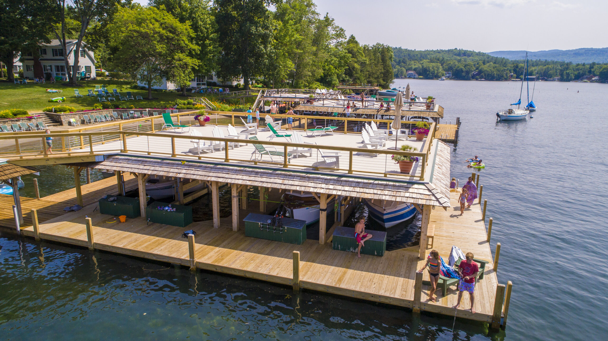 Lake George boat space and sailboat mooring rentals at Takundewide Cottages on Lake George